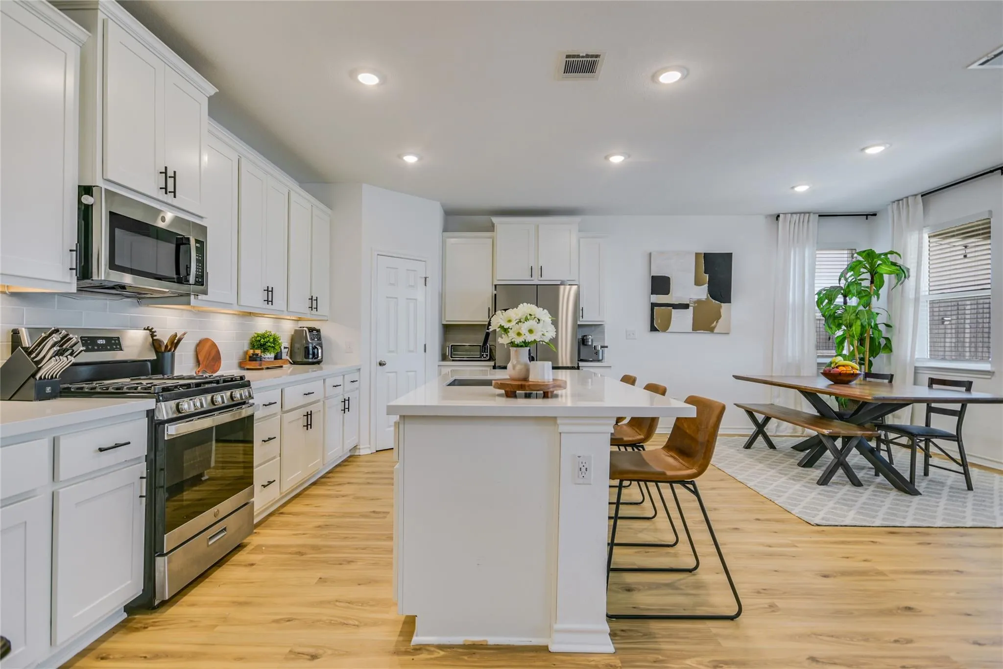Photo 4 of 163 LONGSTRAW DR