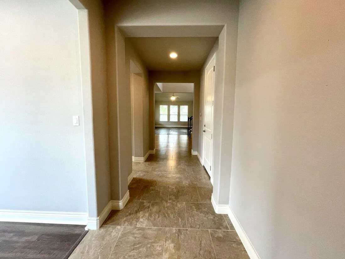 Photo 3 of 218 SUMMER POINTE DR