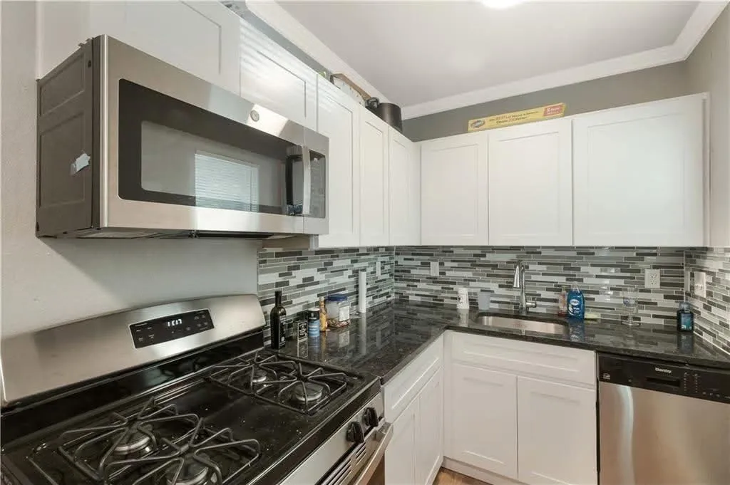 Photo 4 of 204 E 30TH ST #102