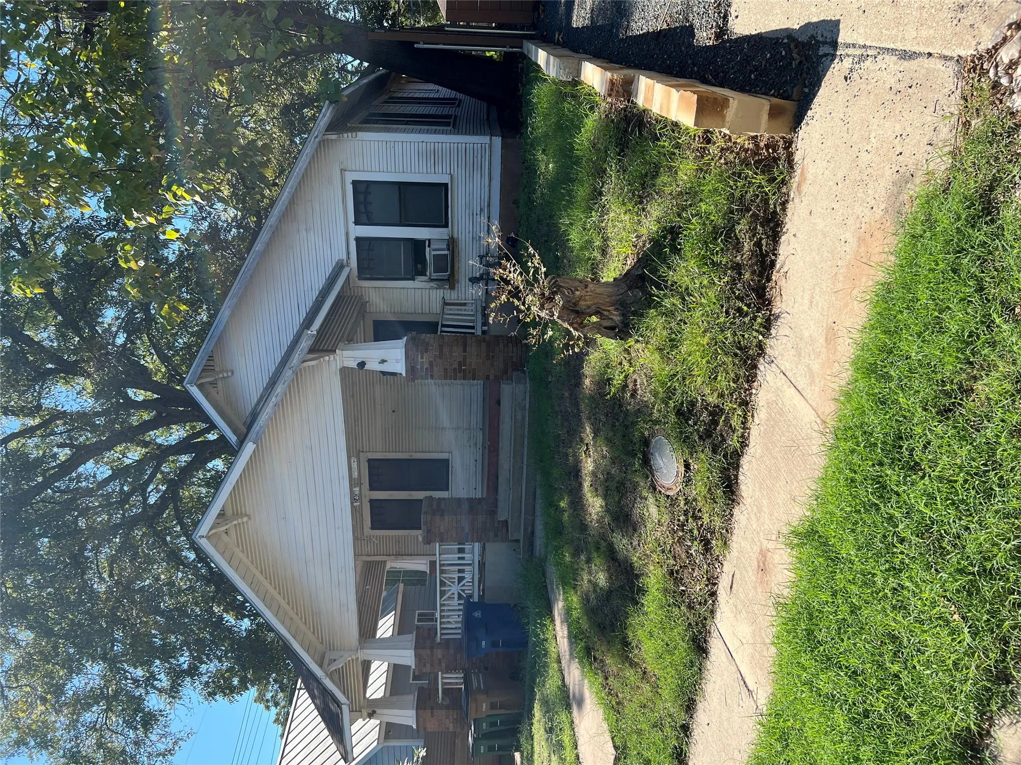 Photo 2 of 2409 WILLOW ST
