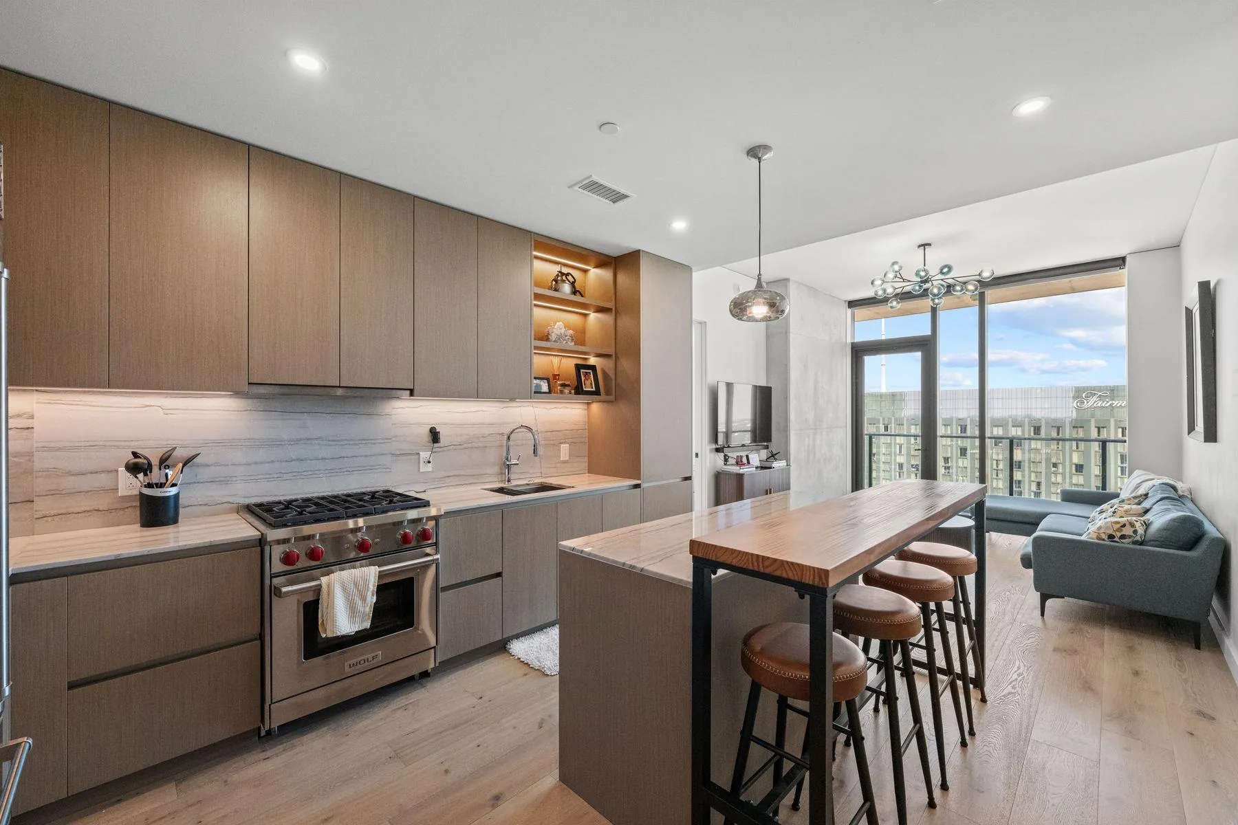 Photo 5 of 610 DAVIS ST #3805