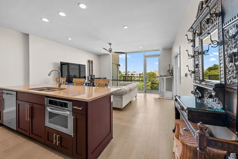 Photo 3 of 1600 BARTON SPRINGS RD #1508
