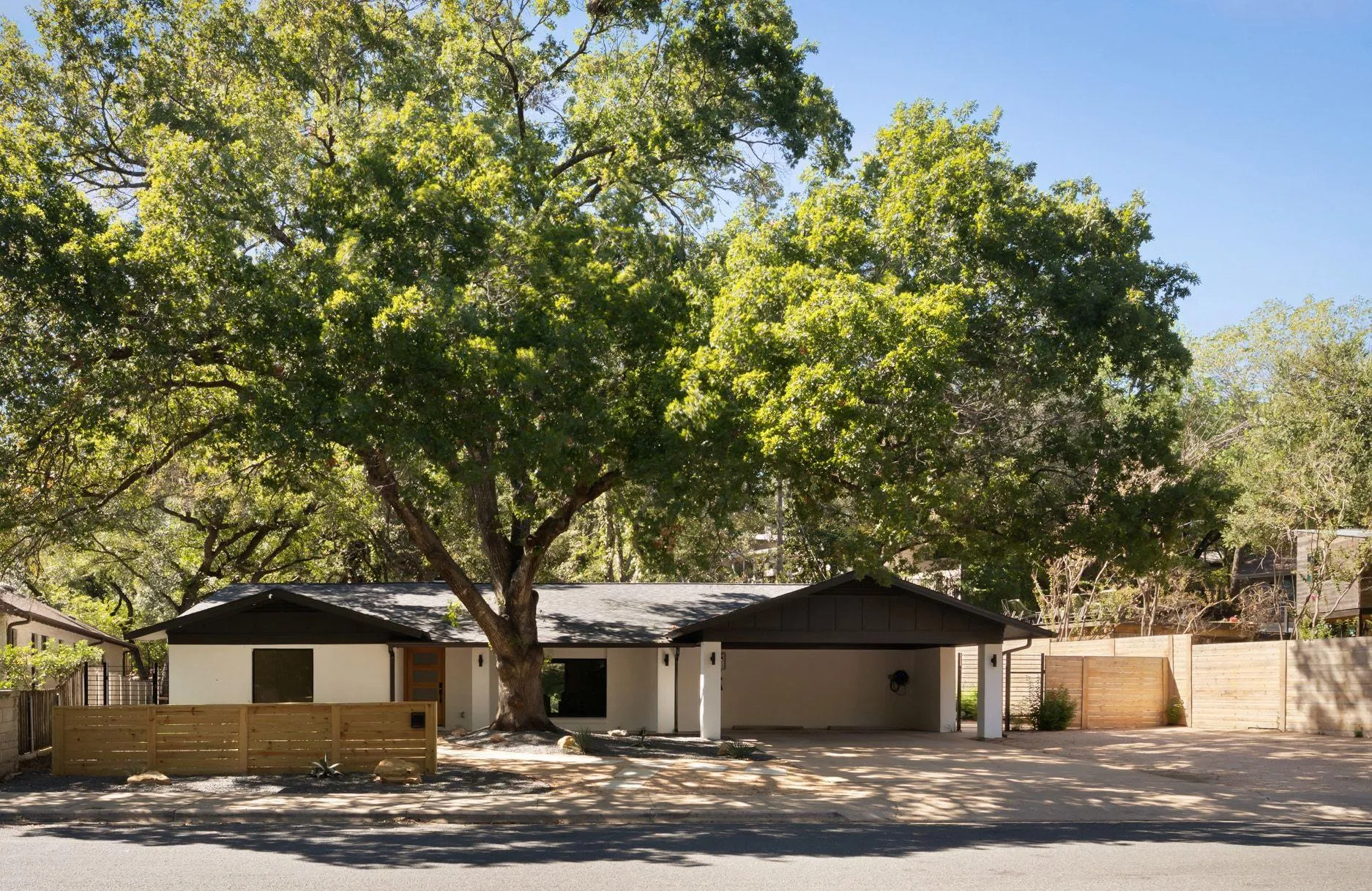 Photo 4 of 2620 PECOS ST