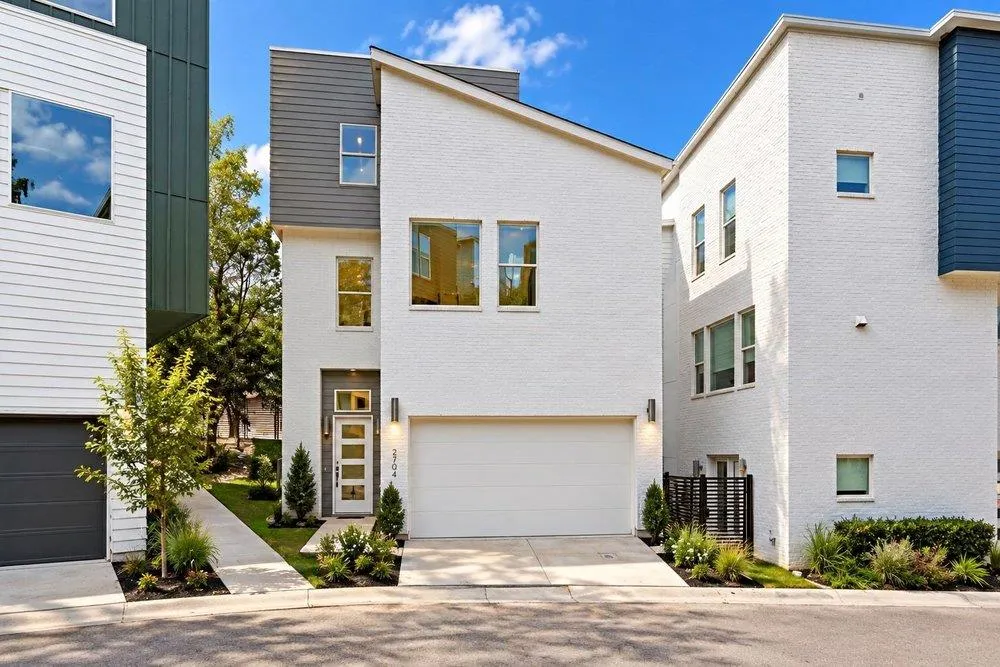 Photo of 2704 ESTONIA PATH, Austin, 78741
