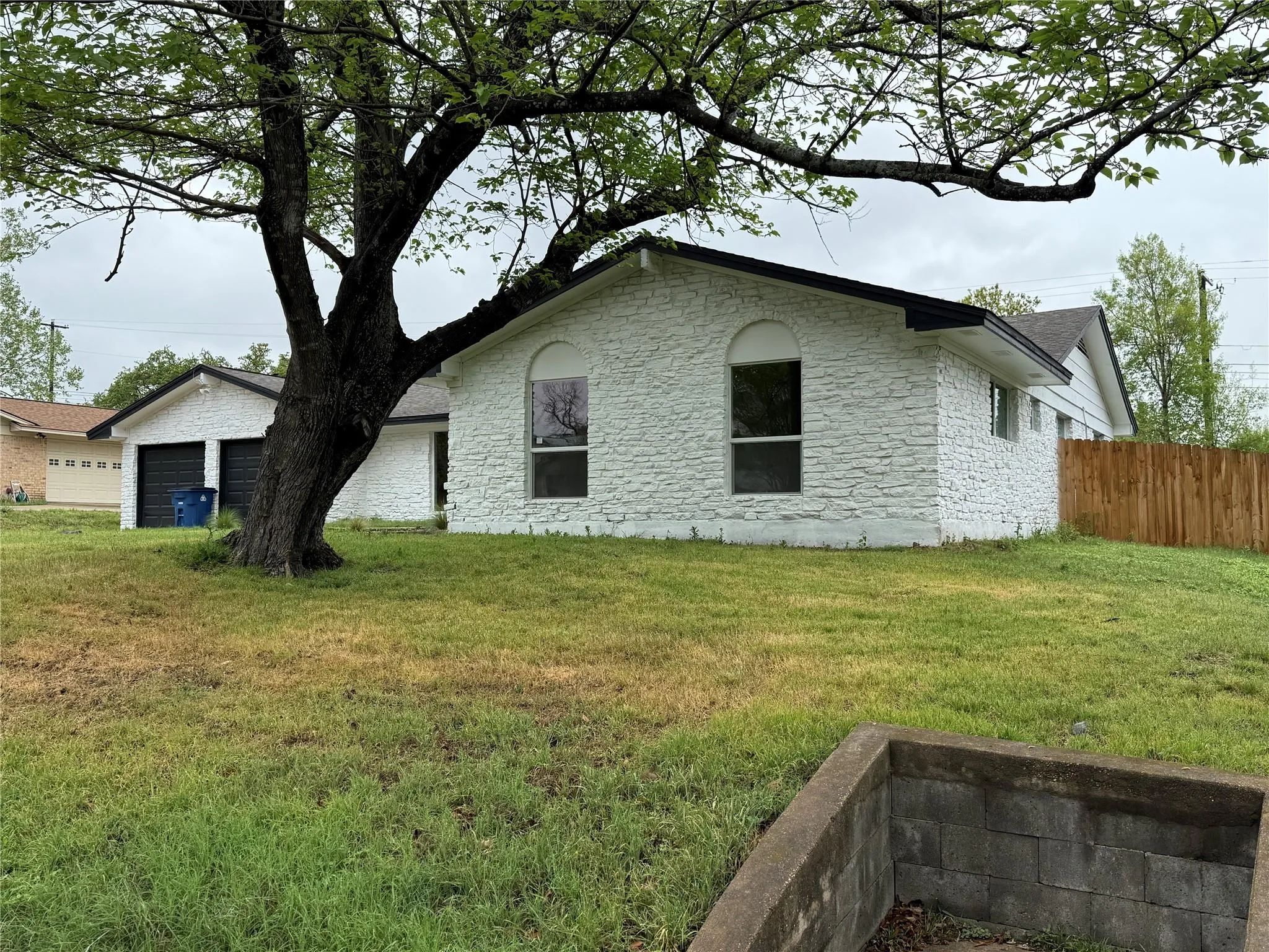 Photo 2 of 1402 CARDINAL HILL DR
