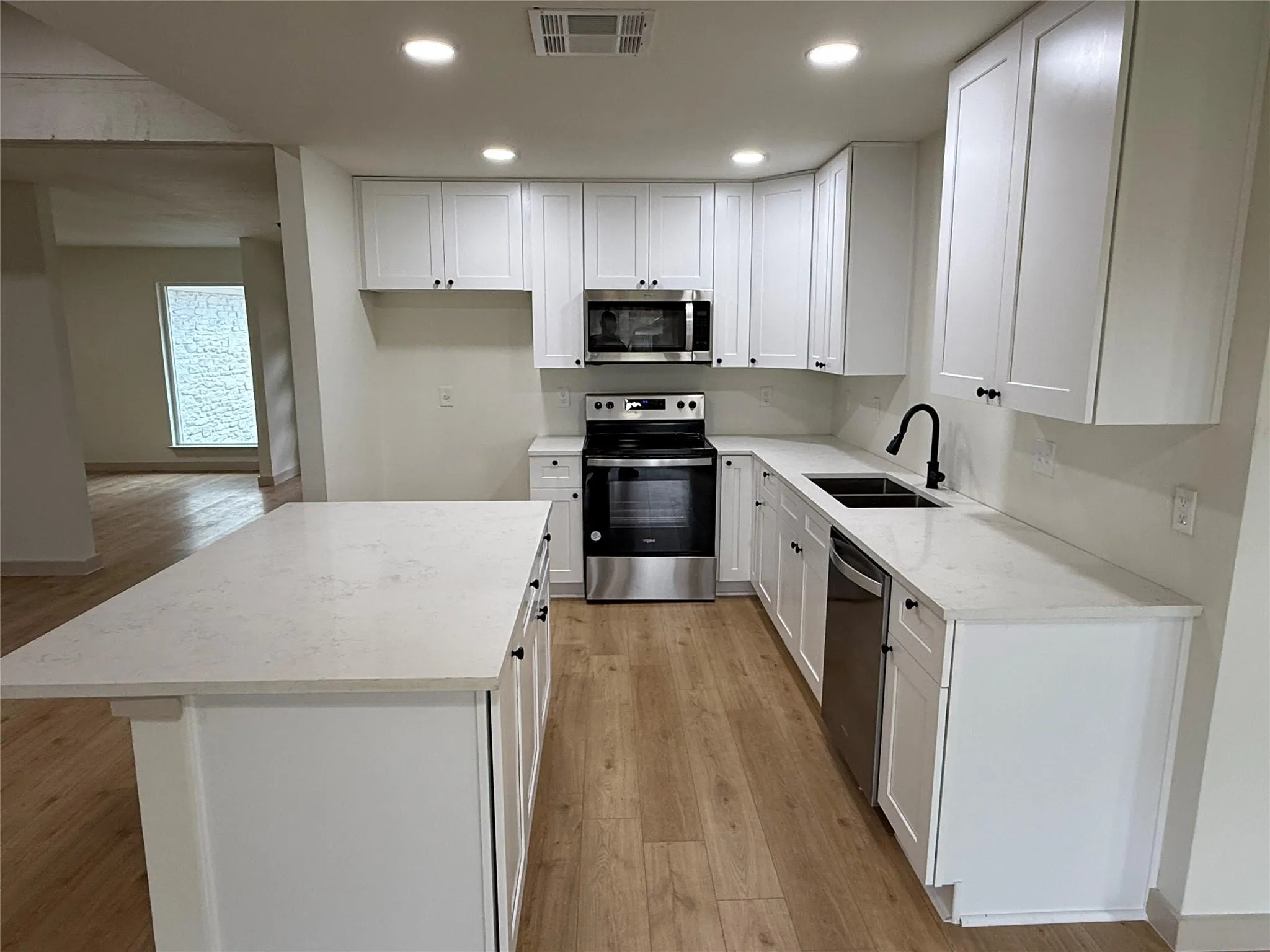 Photo 5 of 1402 CARDINAL HILL DR