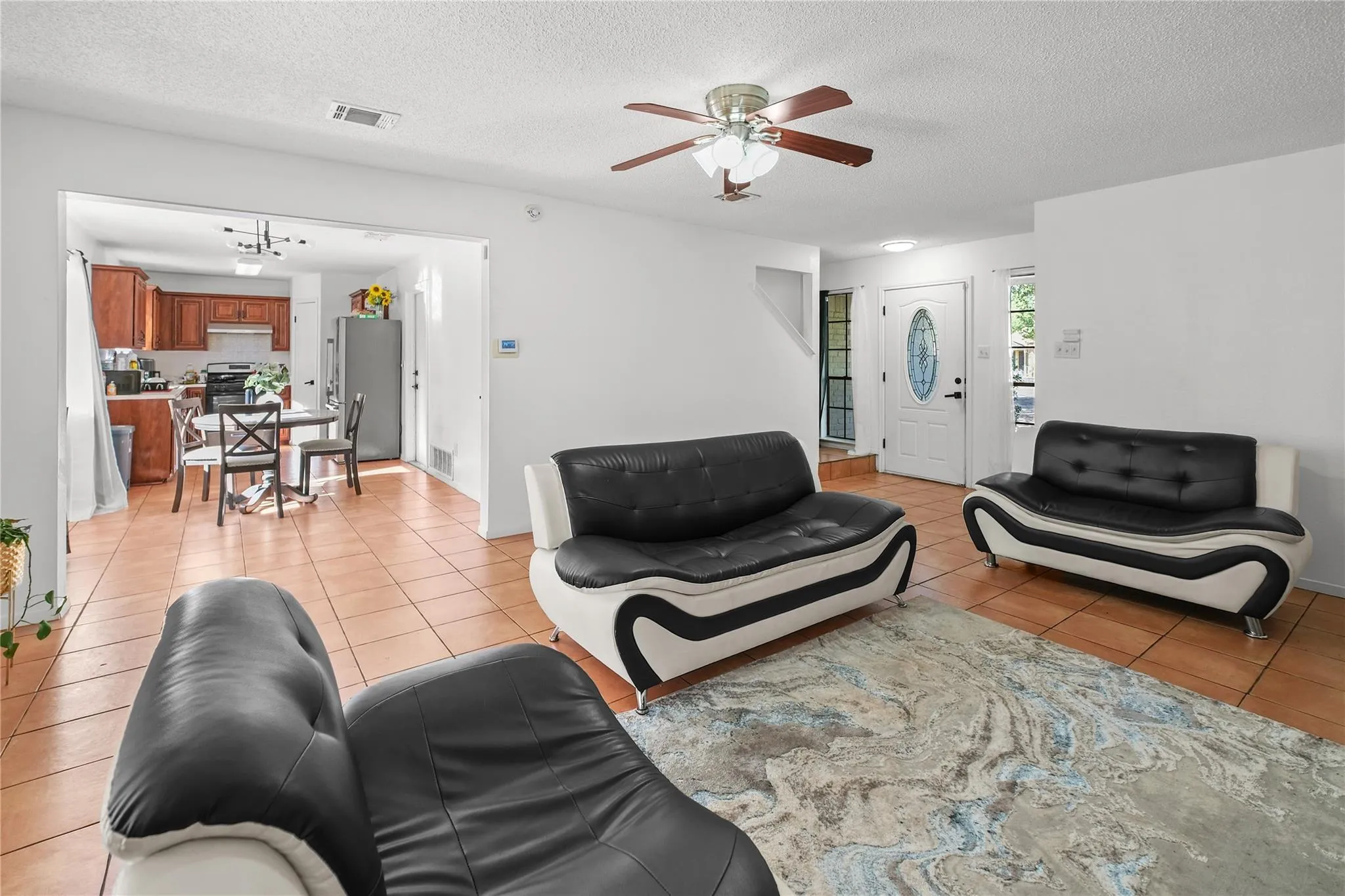 Photo 5 of 1207 CRUPP CT