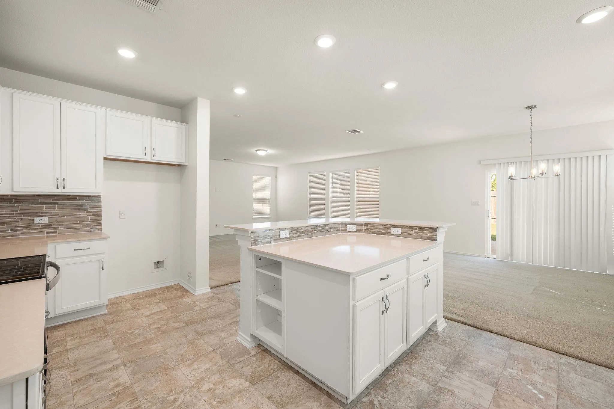 Photo 2 of 404 LYNWOOD GOLD WAY