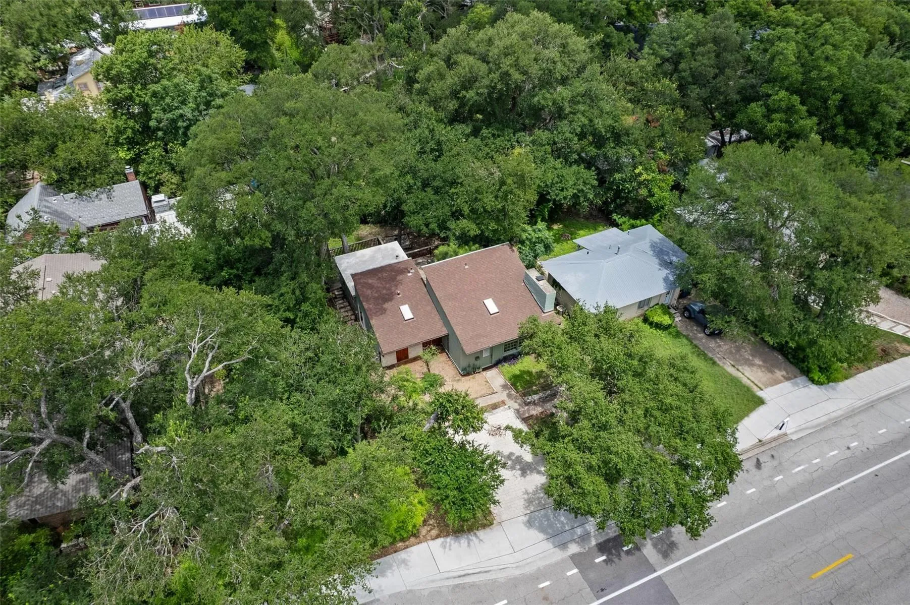 Photo 4 of 3302 CHERRYWOOD RD