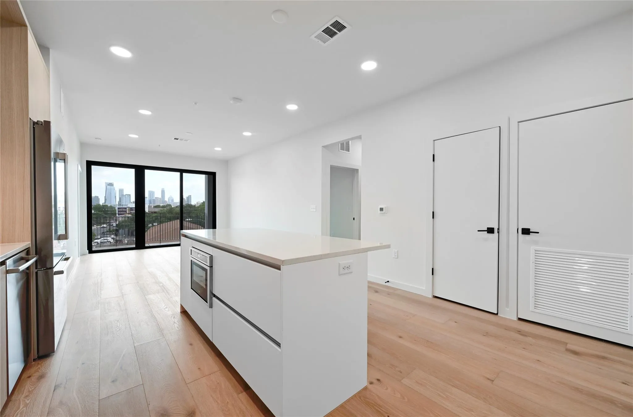 Photo 5 of 2209 S 1ST ST #309