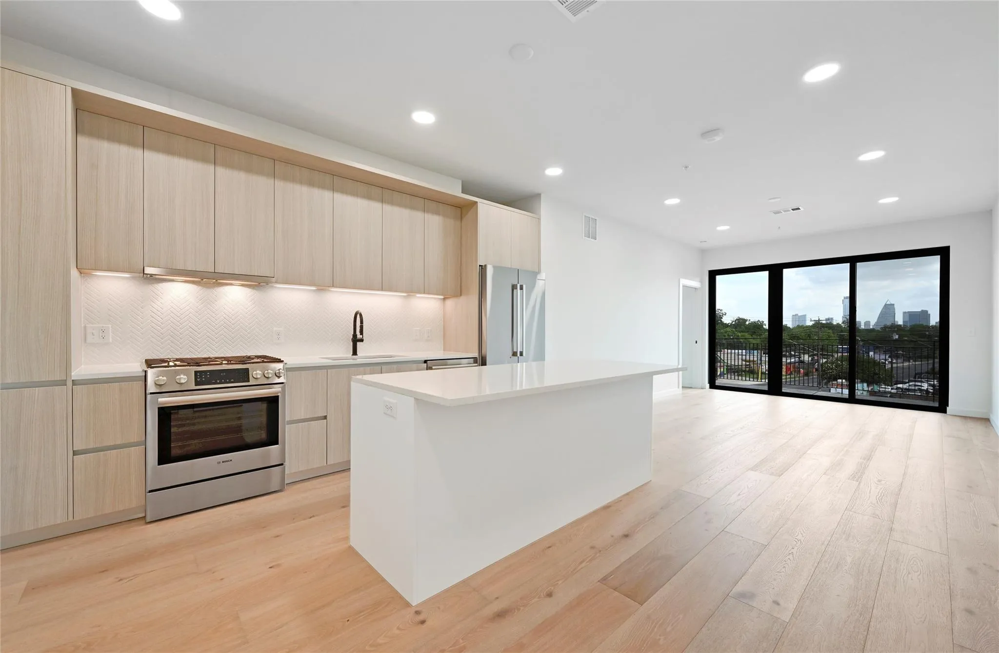 Photo 4 of 2209 S 1ST ST #309