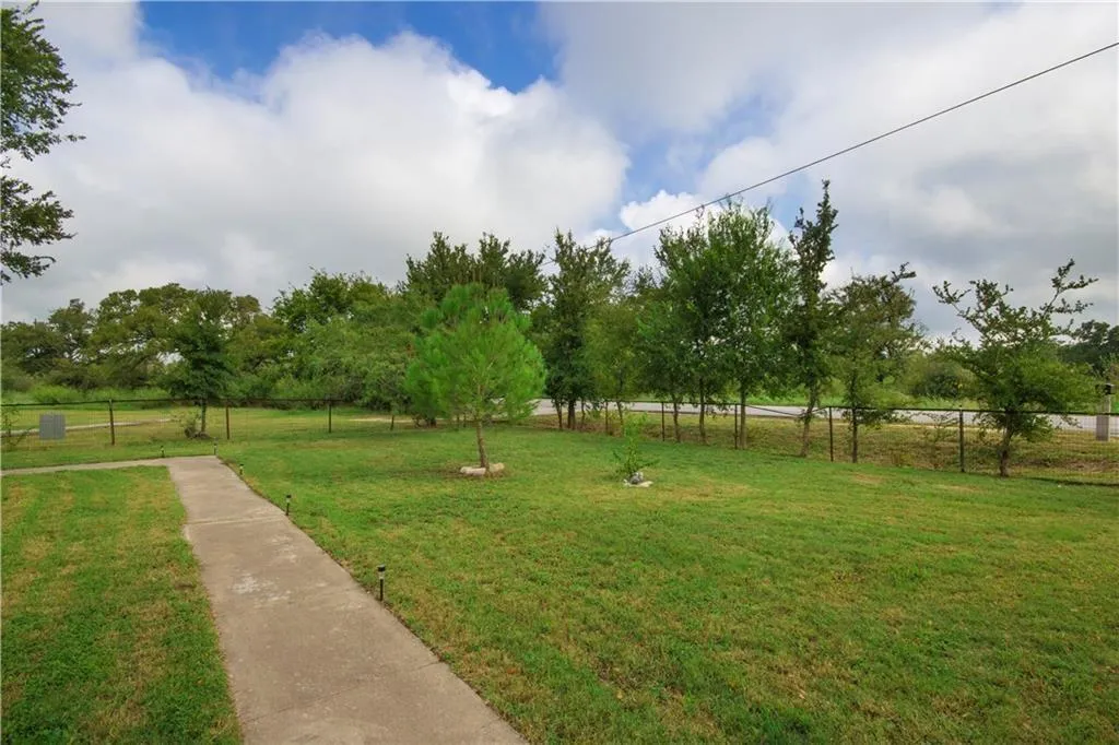 Photo 2 of 18247 BLAKE MANOR RD