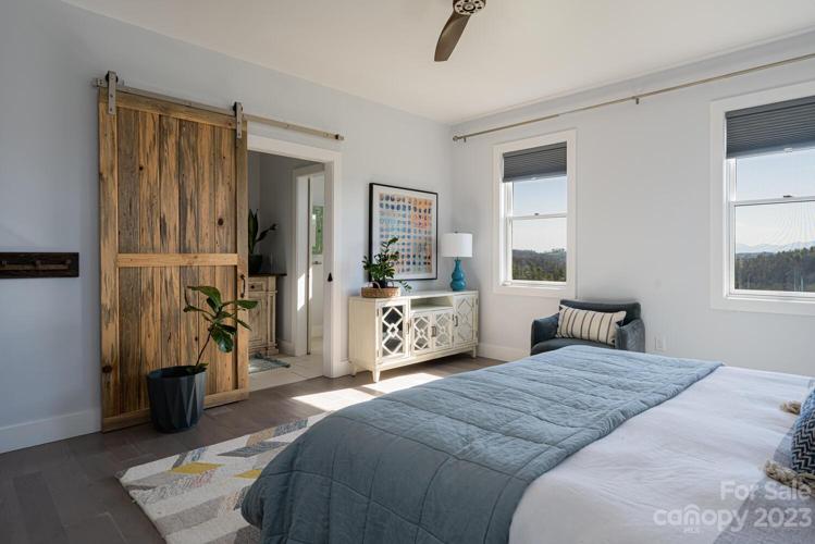 Main House Primary Bedroom