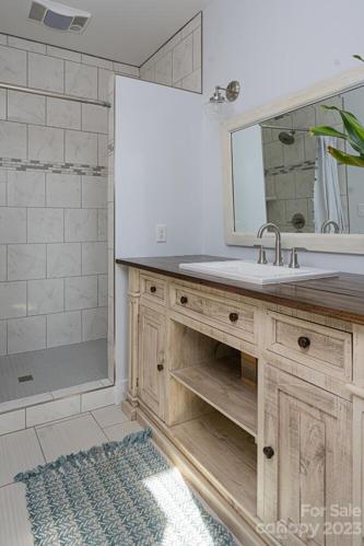 Main House Primary Bathroom