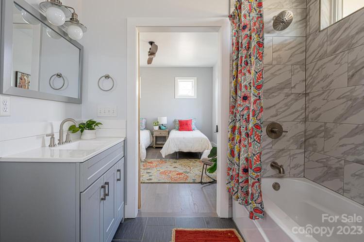 Main House Main Bath