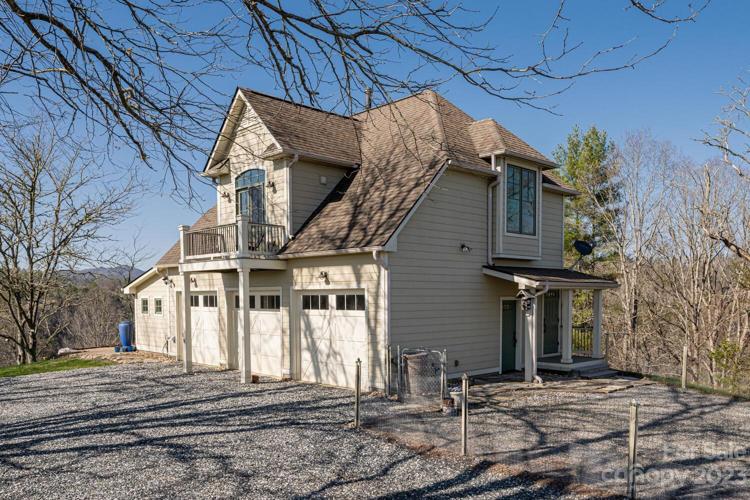 Guest House with Garage and Studo