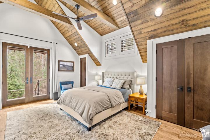 Garage Apartment En Suite Bedroom