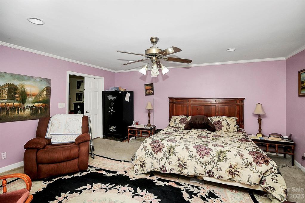 Primary bedroom - Upper level