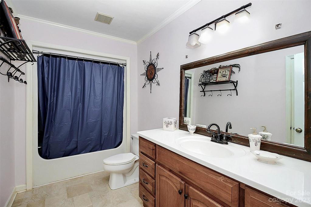 Kitchenette - Level 1