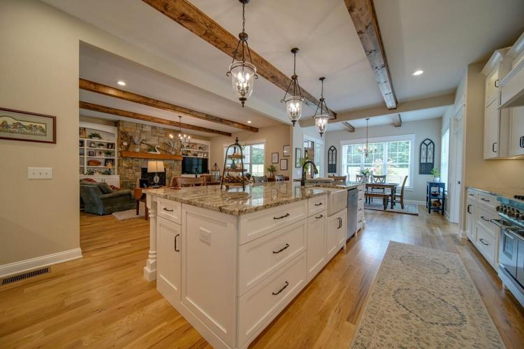 Open layout! Perfect for entertaining!