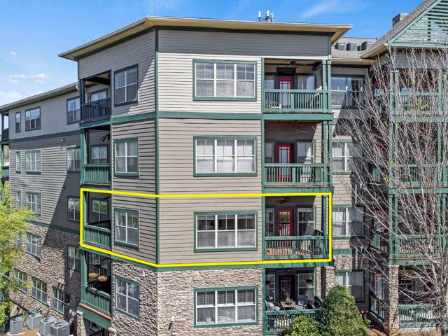Choose from sun or shade with 2 decks.