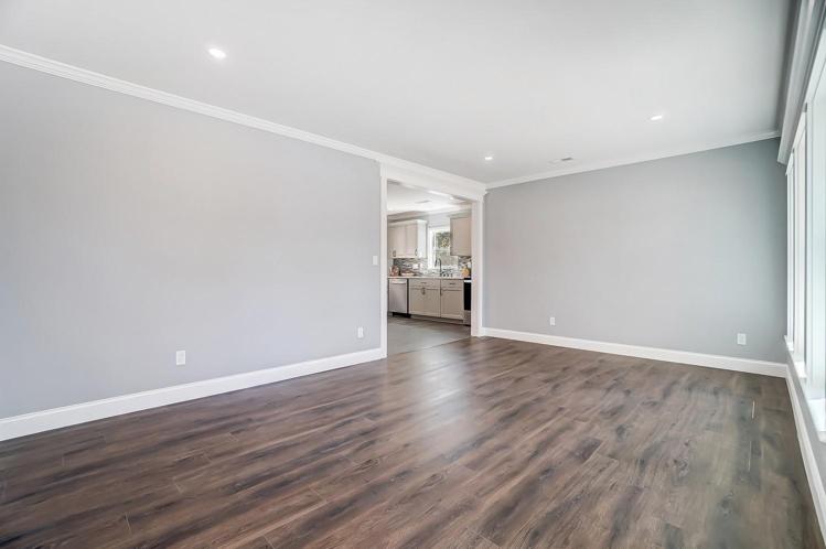 living room/entrance