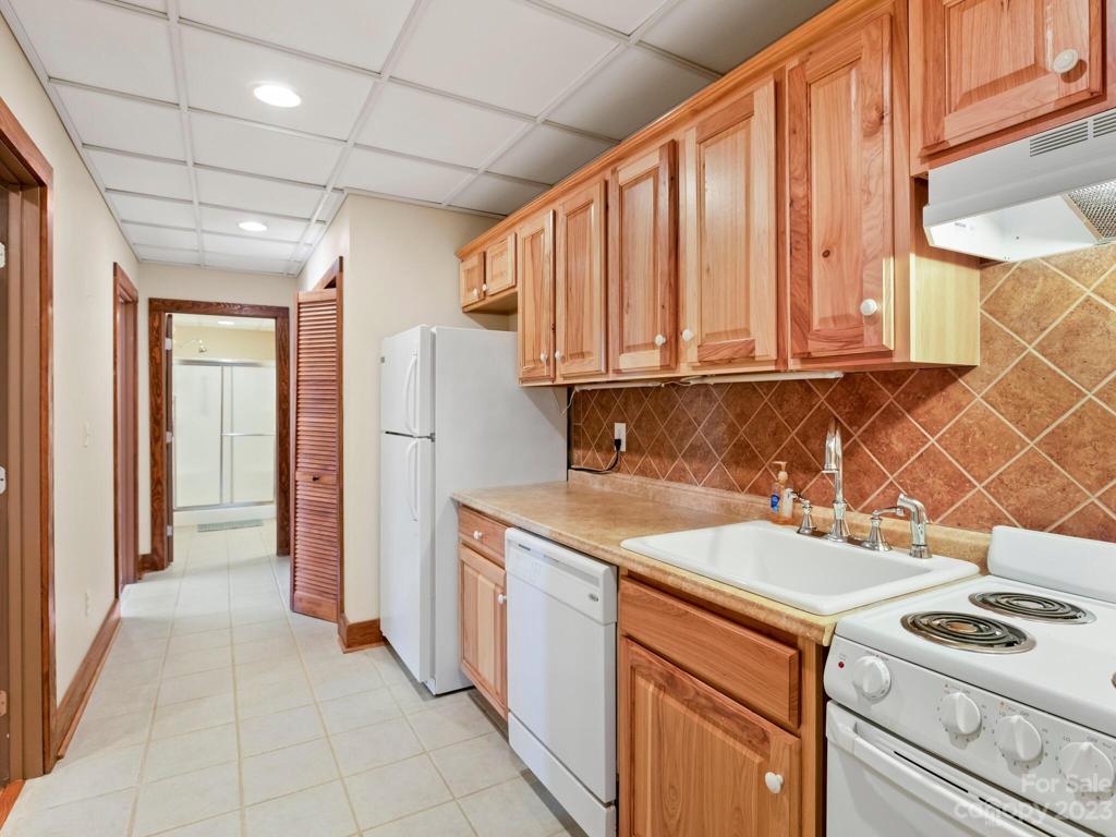 Basment Full Kitchen