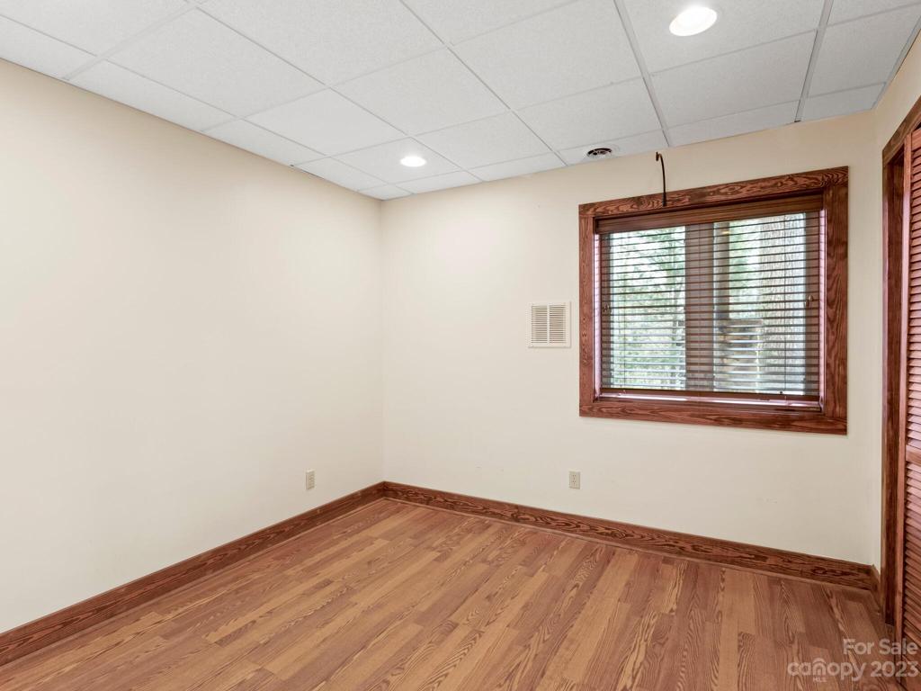 Basement Bedroom #4