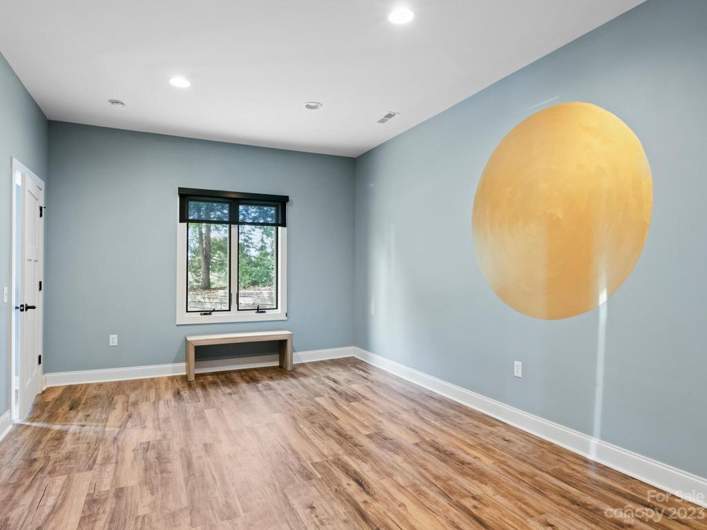 Office/conference room