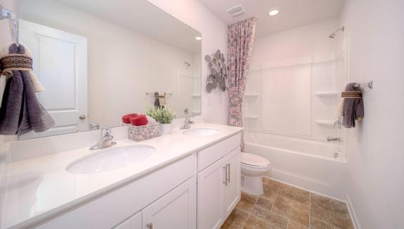 PHOTOS REPRESENTATIVE.