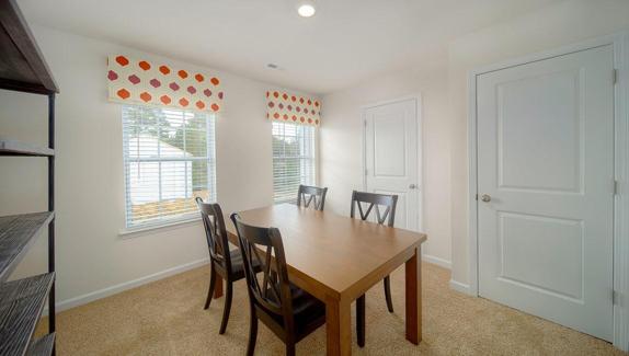 PHOTOS REPRESENTATIVE.