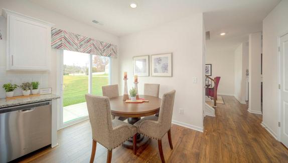 PHOTOS REPRESENTATIVE.