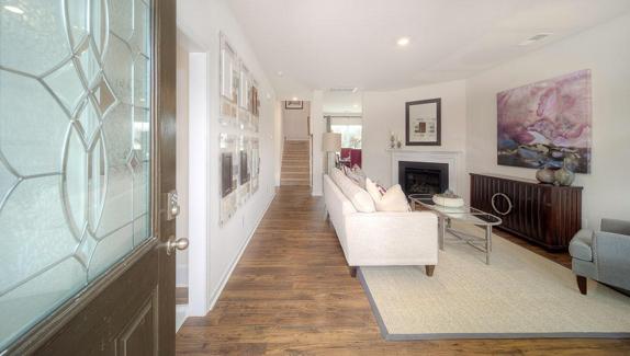 PHOTOS REPRESENTATIVE.