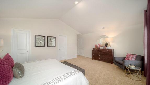 PHOTOS REPRESENTATIVE.