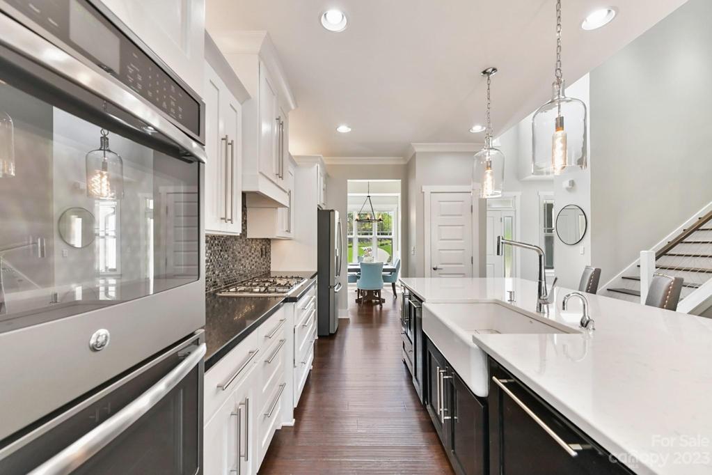 Doble Wall Ovens, Stainless Appliances, Gas Range
