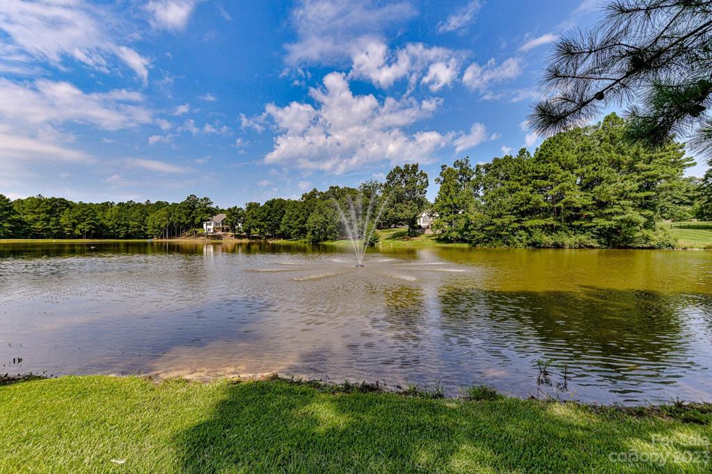 Your Own Fountain! Enjoy the Scenic Views!