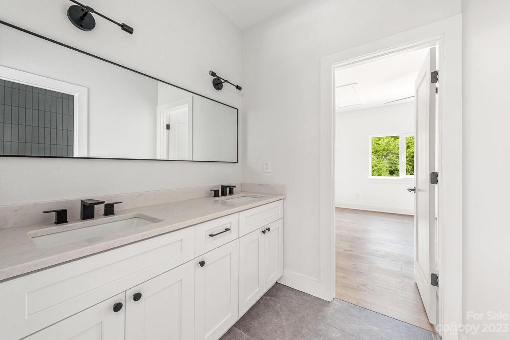 bathroom of 2&3 bedrooms