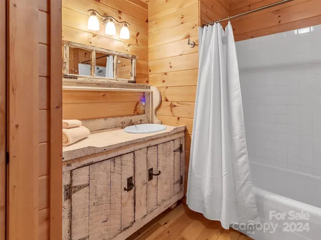 Hall, Full Bath, Main Level