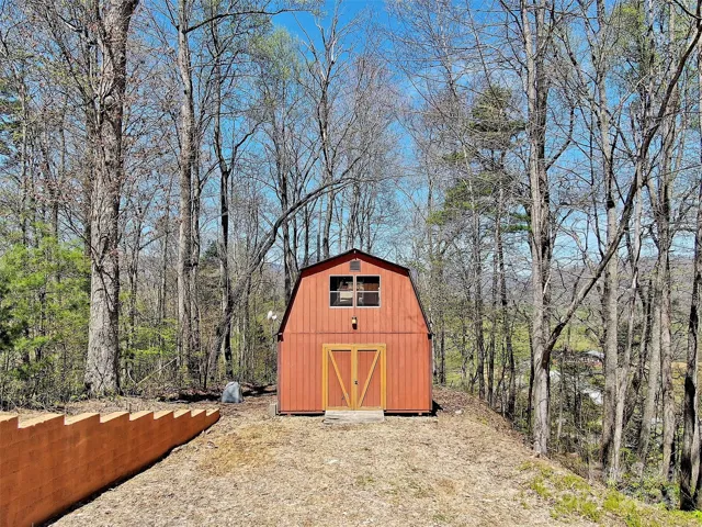 Outbuilding w/electric