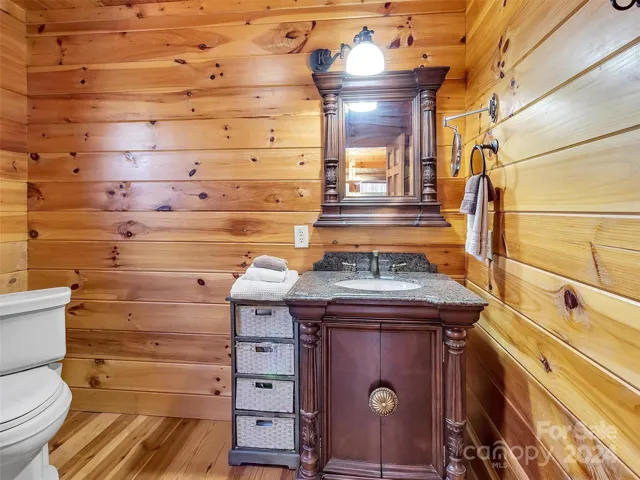 Full Bath, Second Level