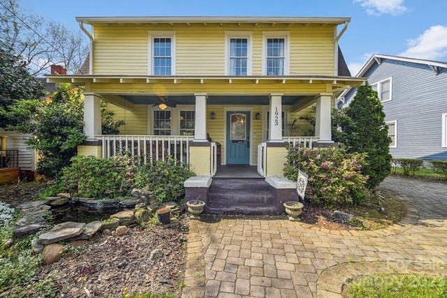charming colonial dutch style