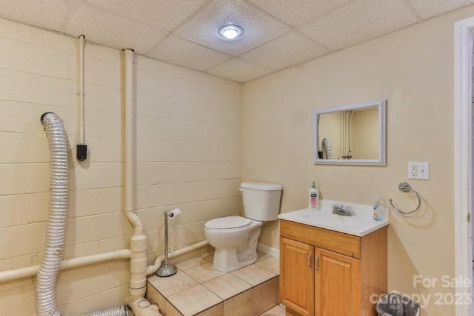 Basement Bath/Laundry