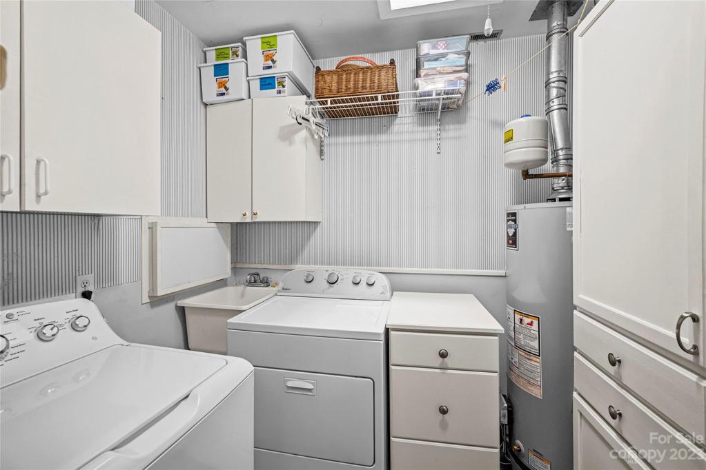 Utility room off kitchen