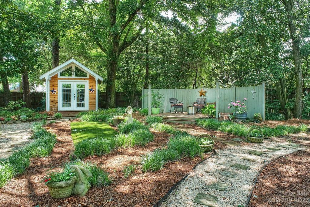 Scenic yard