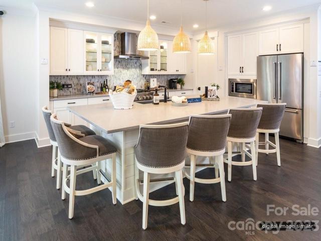 Beautiful kitchen with lots of cabinets