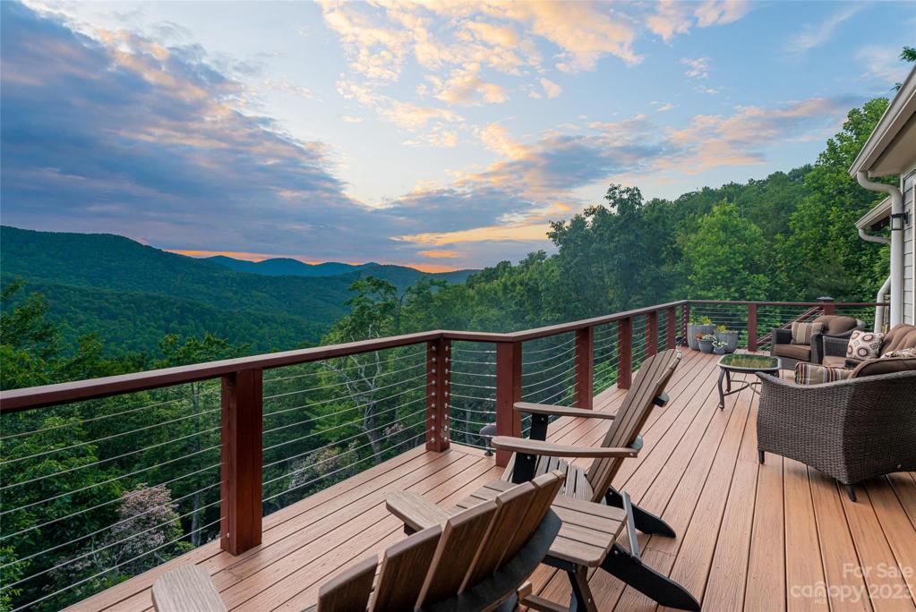 Expansive deck with composite decking for easy maintenance