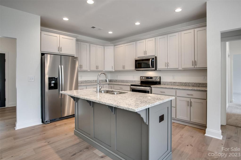 Plenty of good light in the kitchen