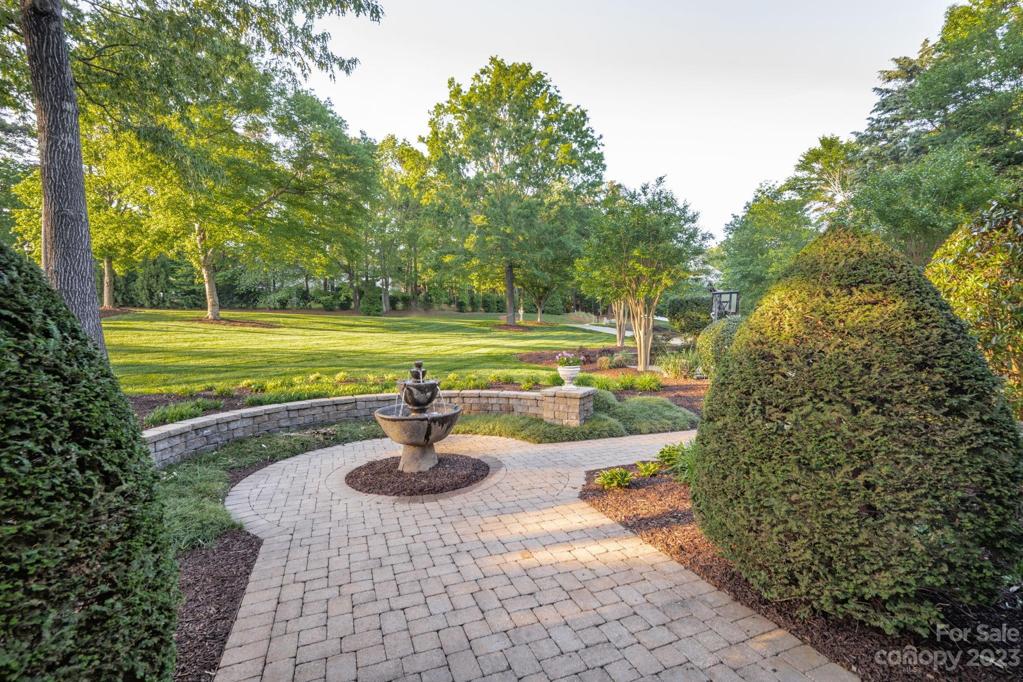 Elegant Front Courtyard