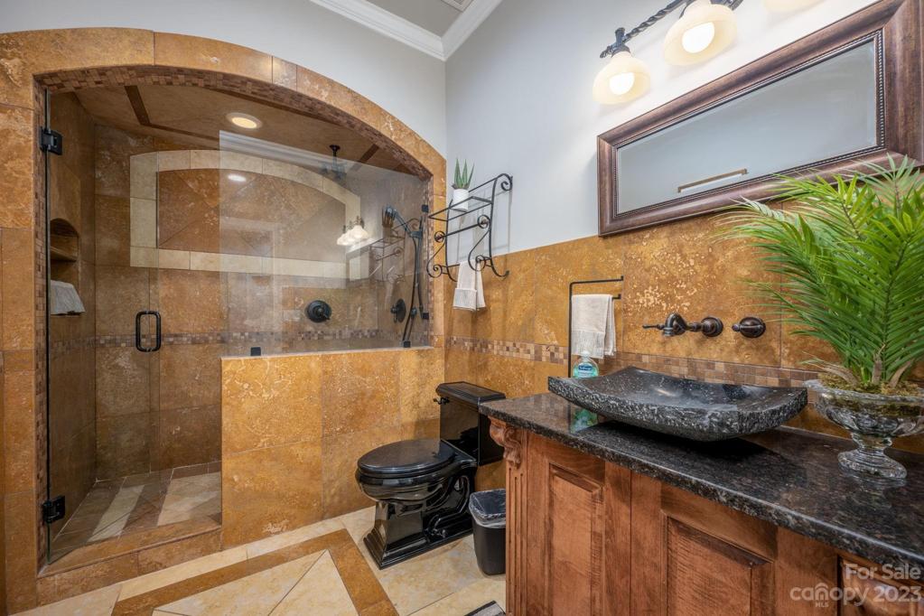 Waterfront Level Full Bath