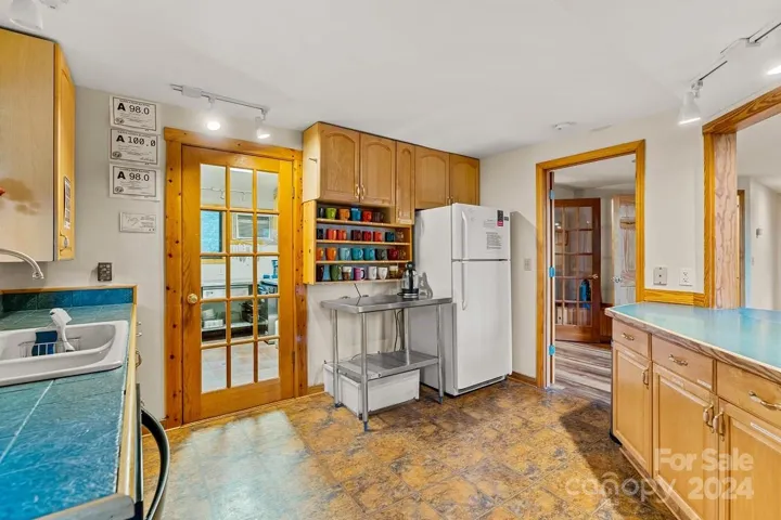 Guest kitchen in The Lodge